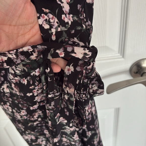 Dynamite Black and White Flutter Sleeve Mini Dress size M - Picture 3 of 7